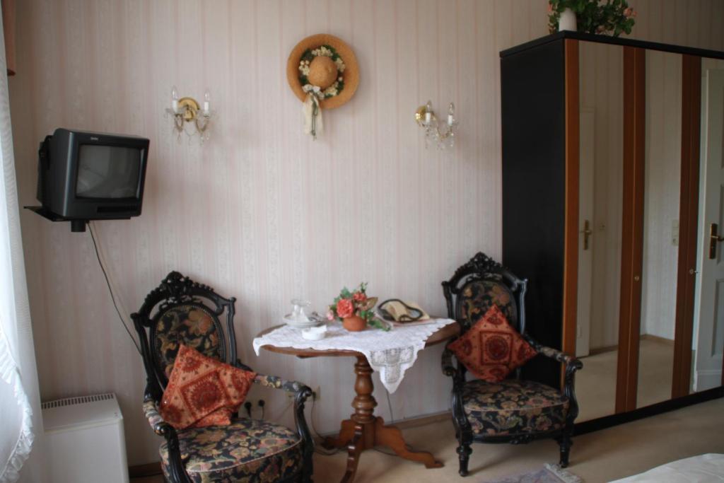 Hotel Villa Konigin Luise Bad Pyrmont Habitación foto